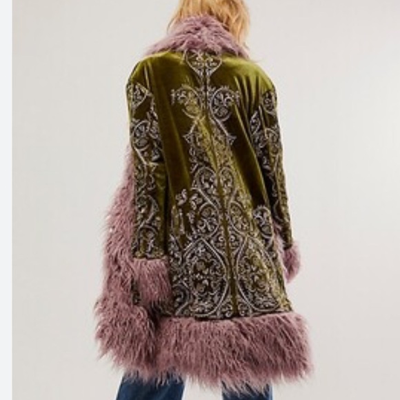 Moon Glow Coat - Picture 5 of 10